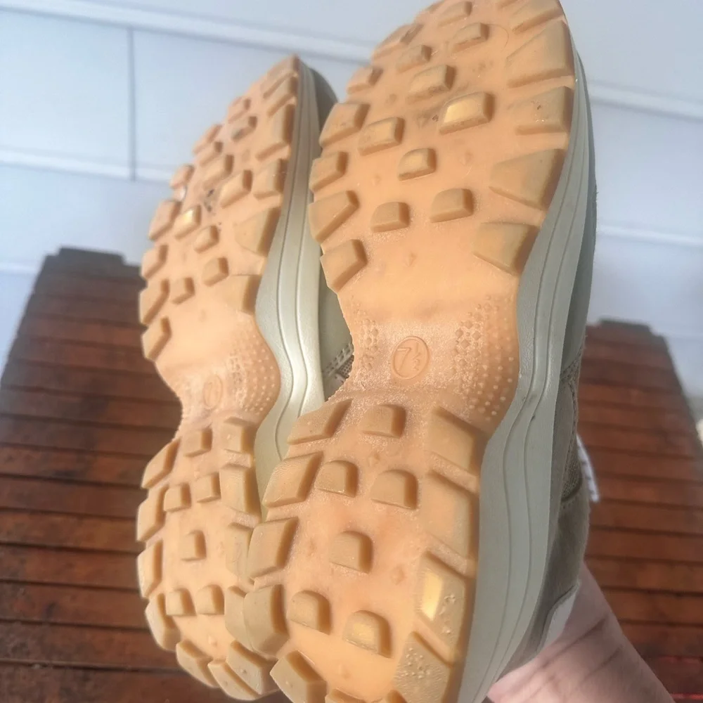 A New Day women's taupe athletic shoes size 7.5